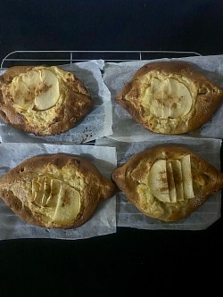 Apple cheese bread